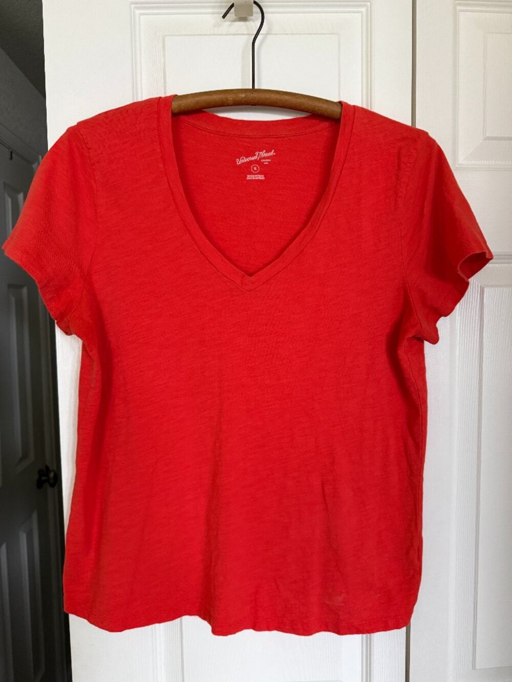 V-neck tshirt